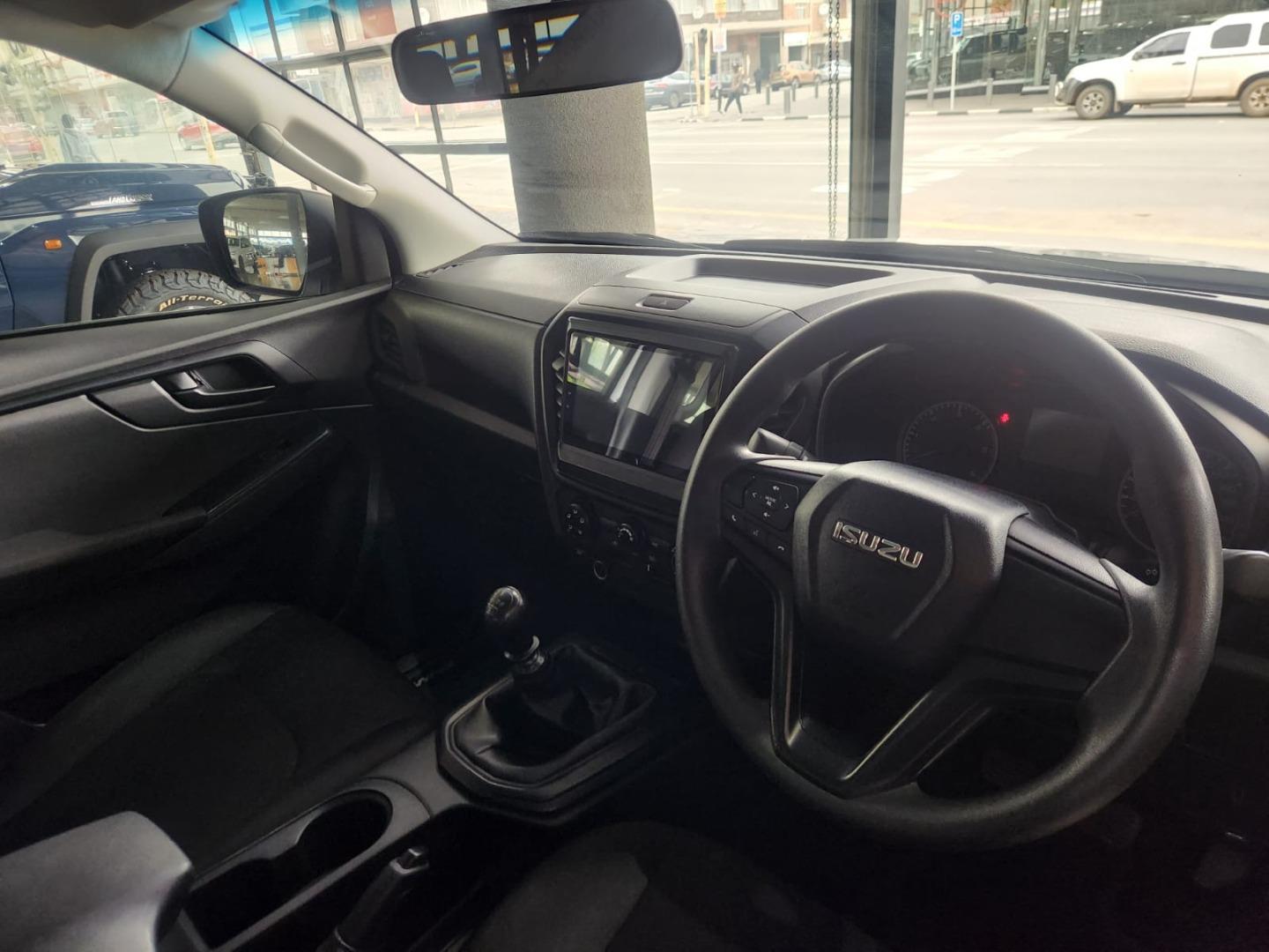2023 Isuzu D-Max 1.9TD Double Cab L (Manual) image 9