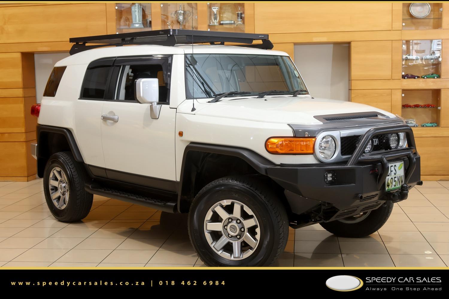 2022 Toyota FJ Cruiser FJ Cruiser image 3
