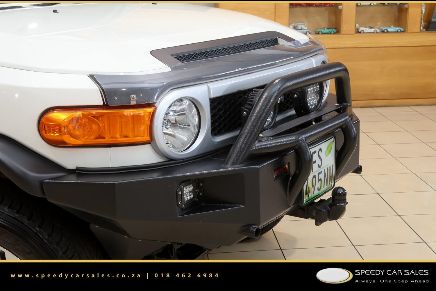 2022 Toyota FJ Cruiser FJ Cruiser image 4