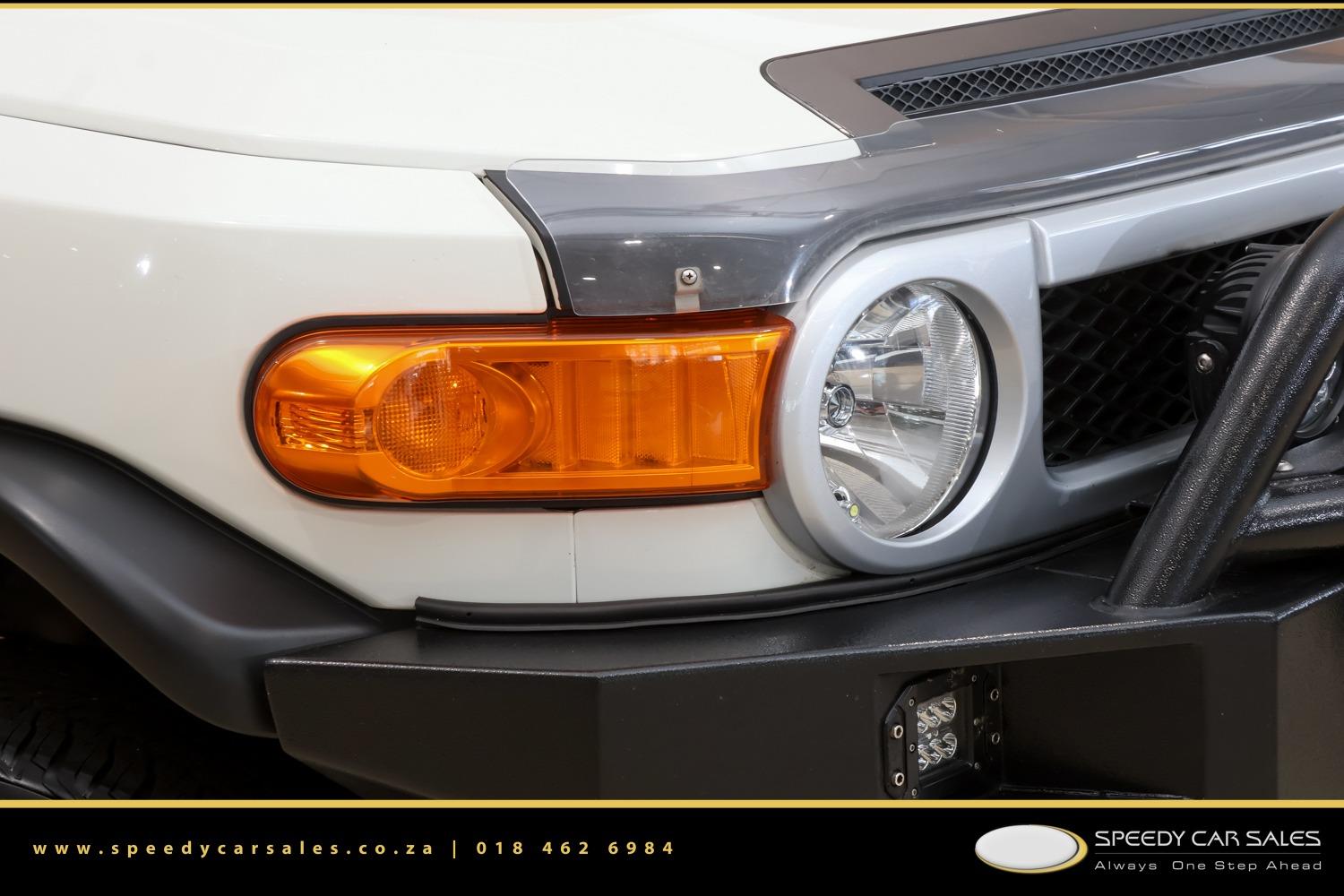 2022 Toyota FJ Cruiser FJ Cruiser image 5