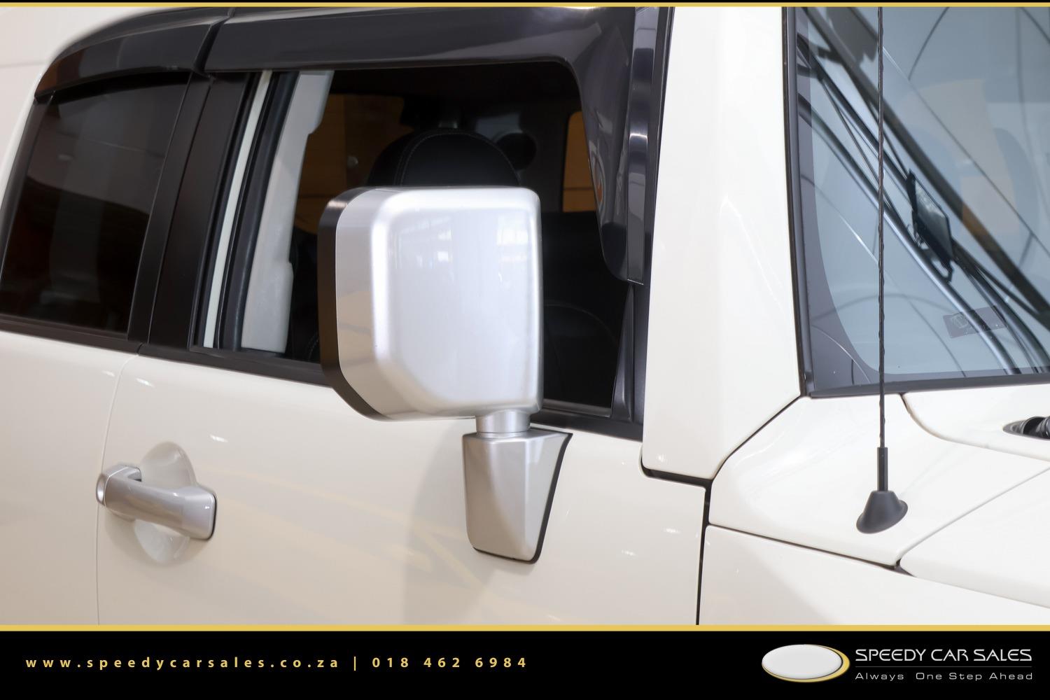 2022 Toyota FJ Cruiser FJ Cruiser image 7