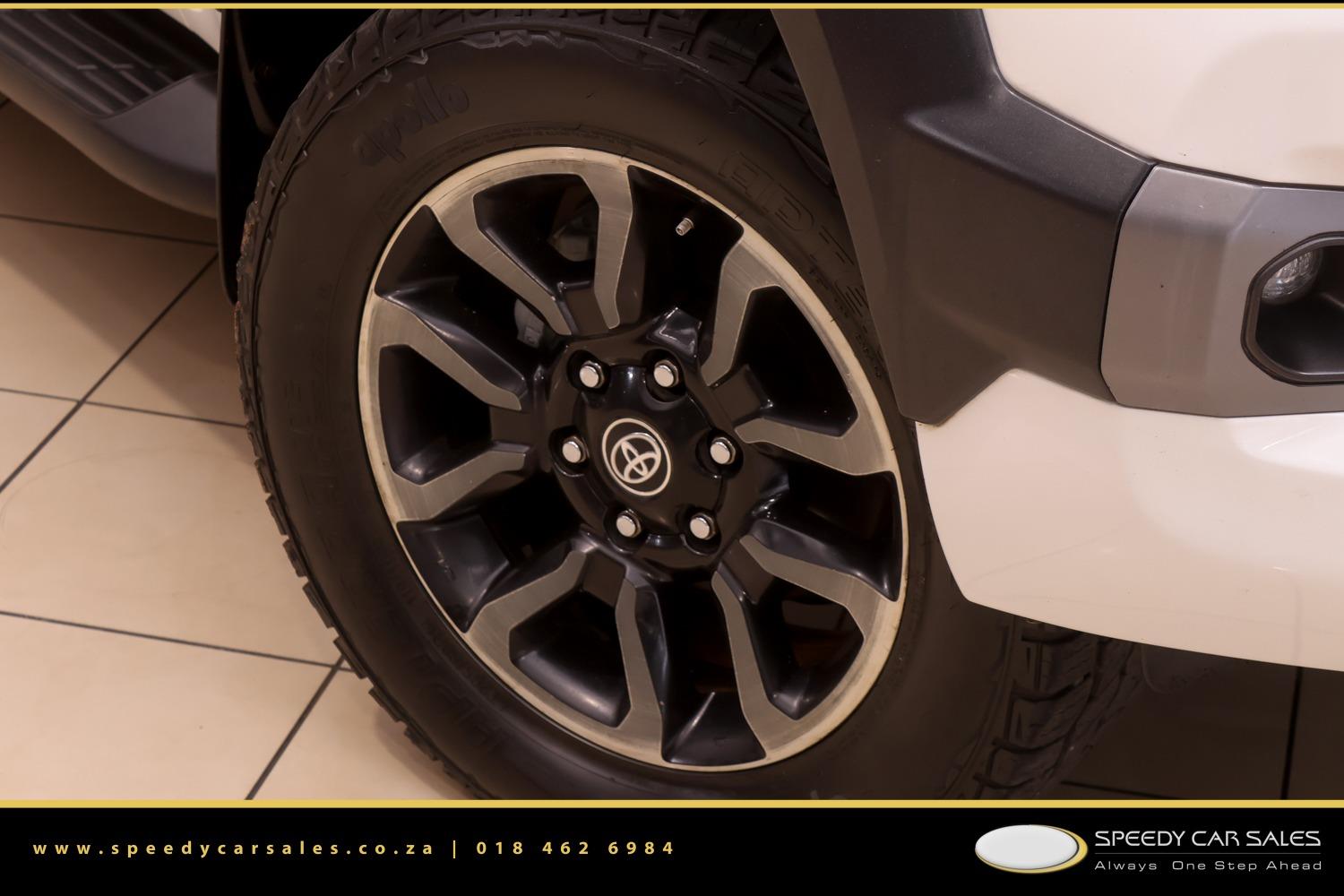 2021 Toyota Hilux 2.8GD-6 Xtra Cab Legend Auto image 3