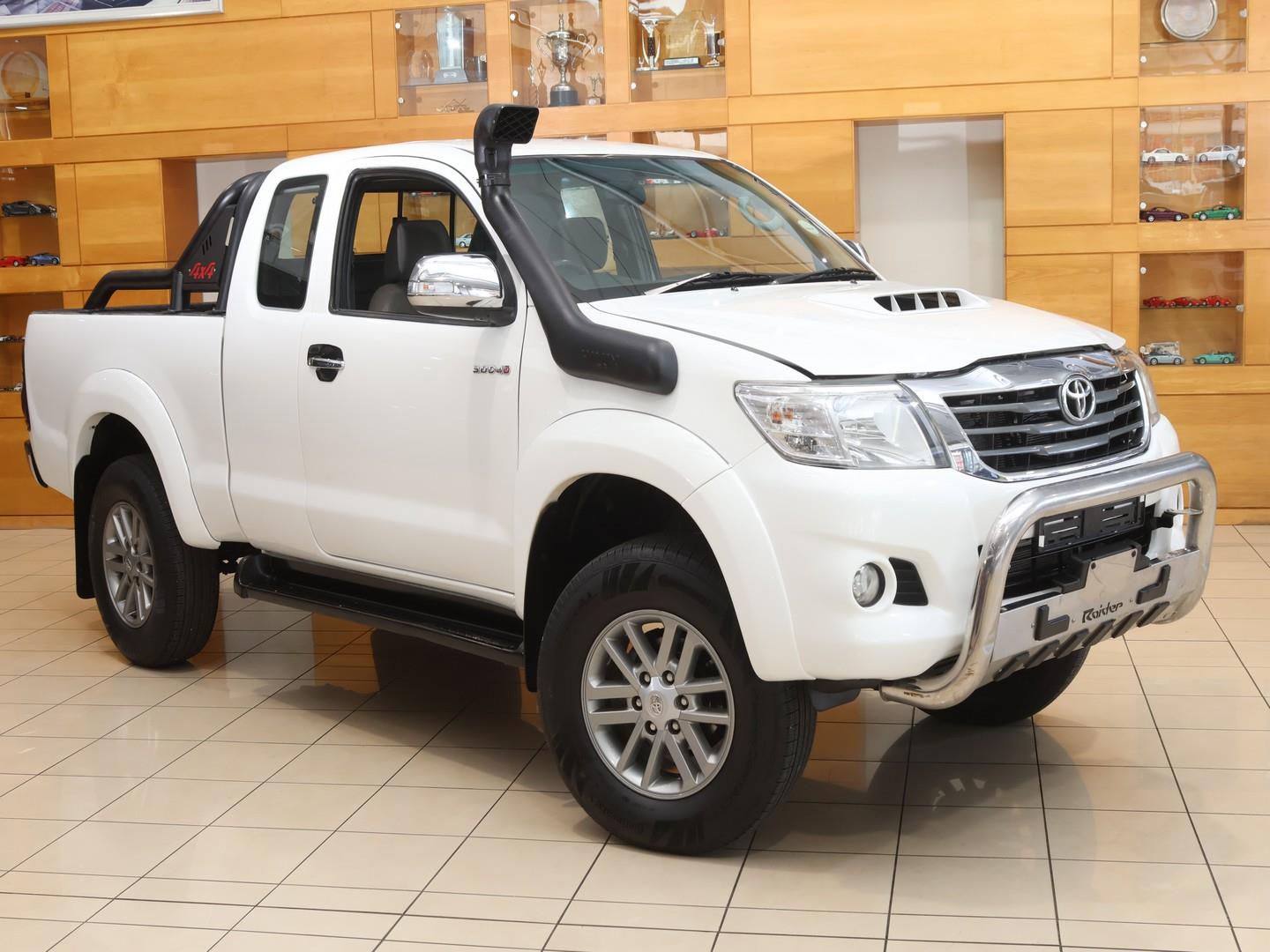 2014 Toyota Hilux 3.0D-4D Xtra Cab 4x4 Raider — main view