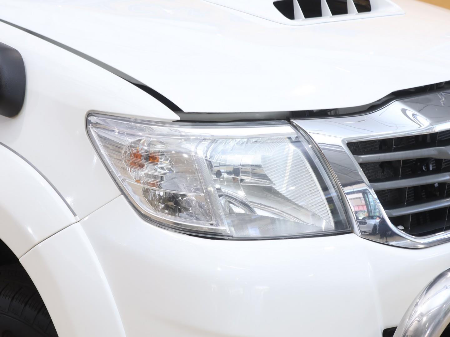 2014 Toyota Hilux 3.0D-4D Xtra Cab 4x4 Raider image 11