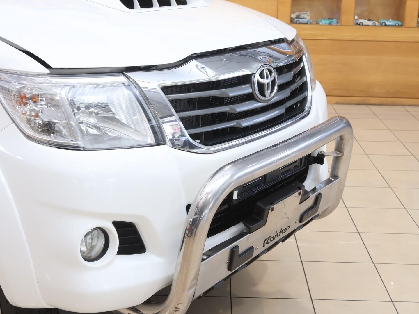 2014 Toyota Hilux 3.0D-4D Xtra Cab 4x4 Raider image 12