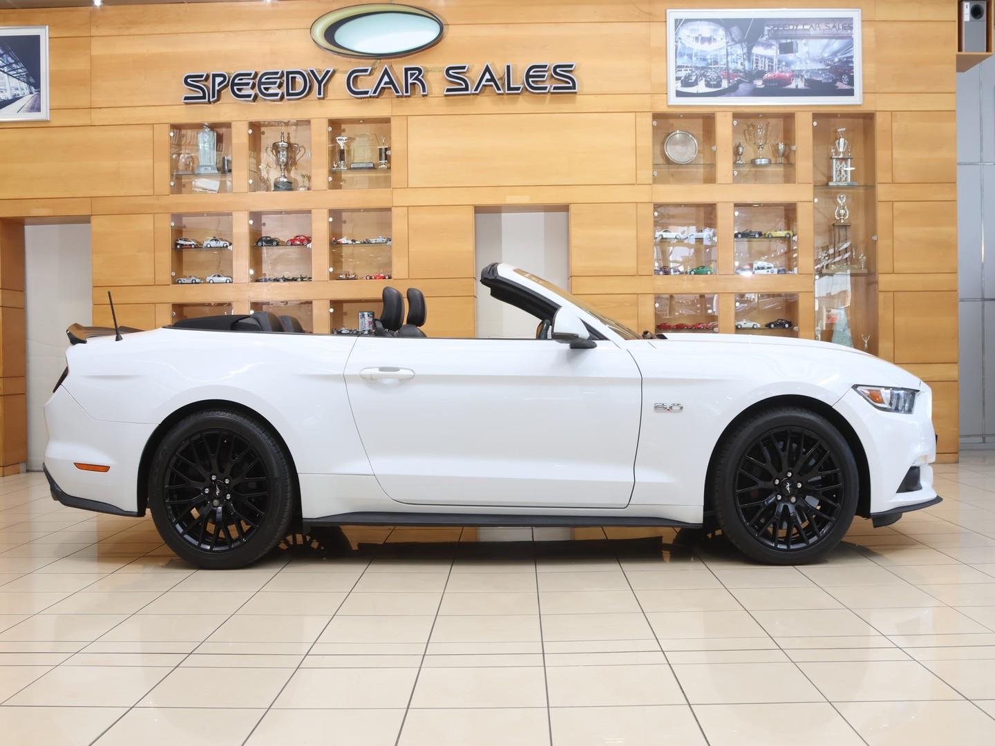 2016 Ford Mustang 5.0 GT convertible auto image 3