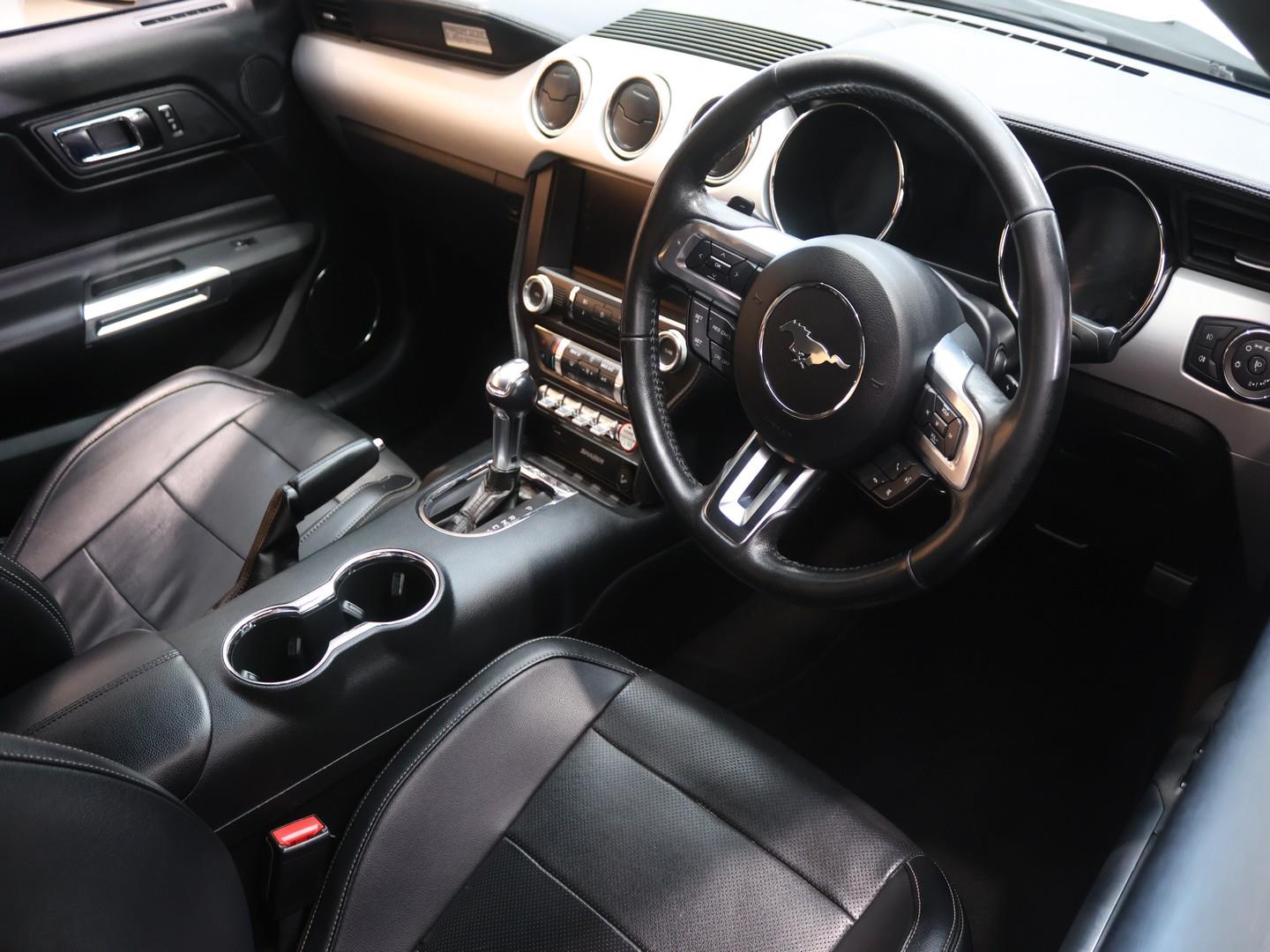 2016 Ford Mustang 5.0 GT convertible auto image 7