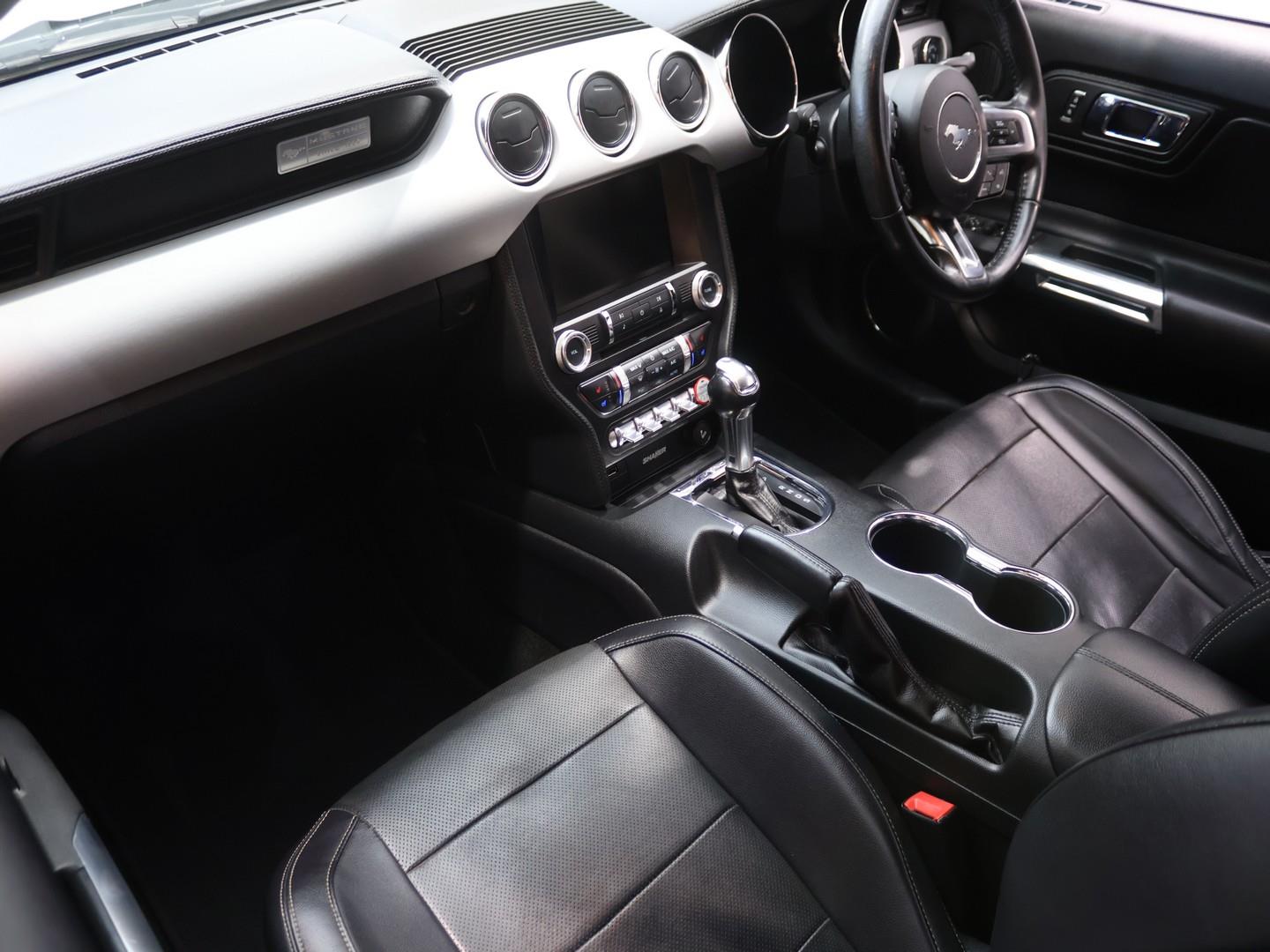 2016 Ford Mustang 5.0 GT convertible auto image 8