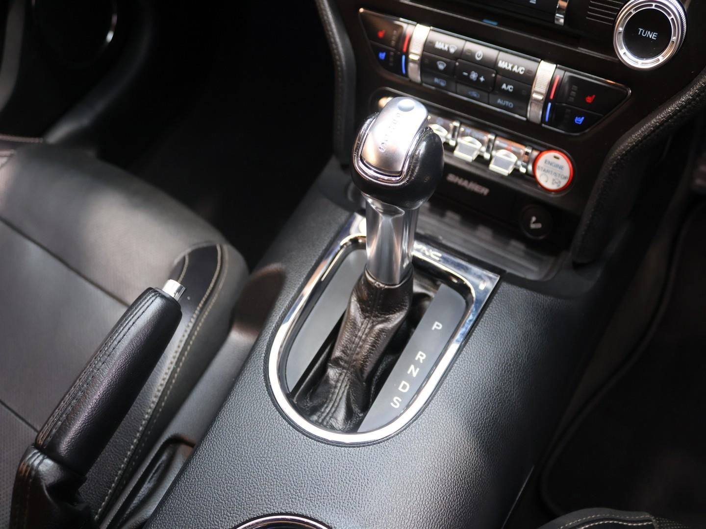 2016 Ford Mustang 5.0 GT convertible auto image 9