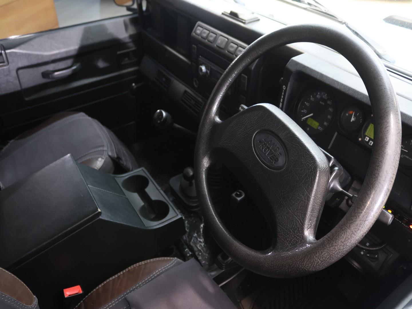 2004 Land Rover Defender 110 2.5 Td5 Double Cab image 11