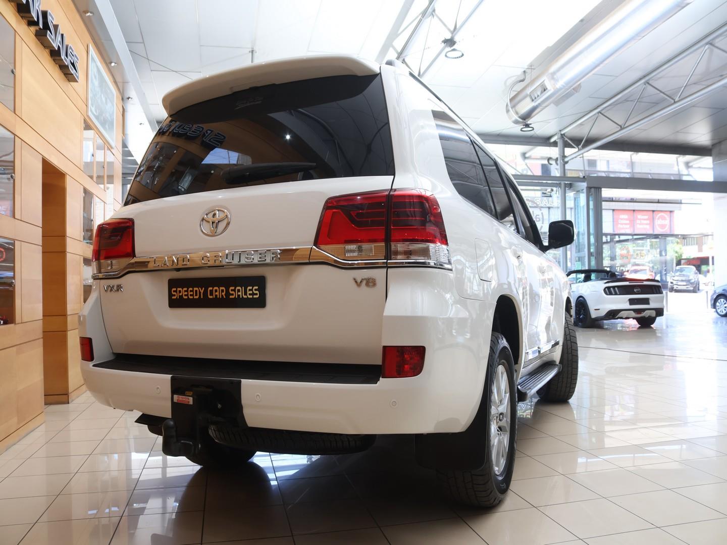 2020 Toyota Land Cruiser 200 4.5D-4D V8 VX-R image 5