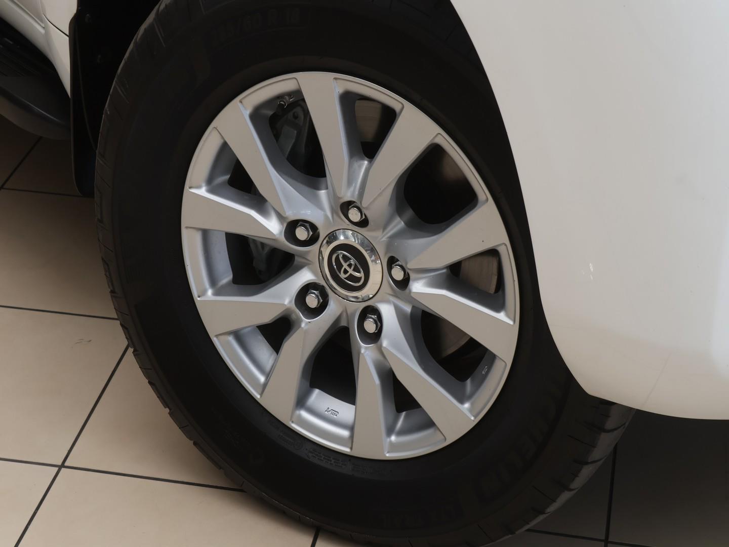 2020 Toyota Land Cruiser 200 4.5D-4D V8 VX-R image 7