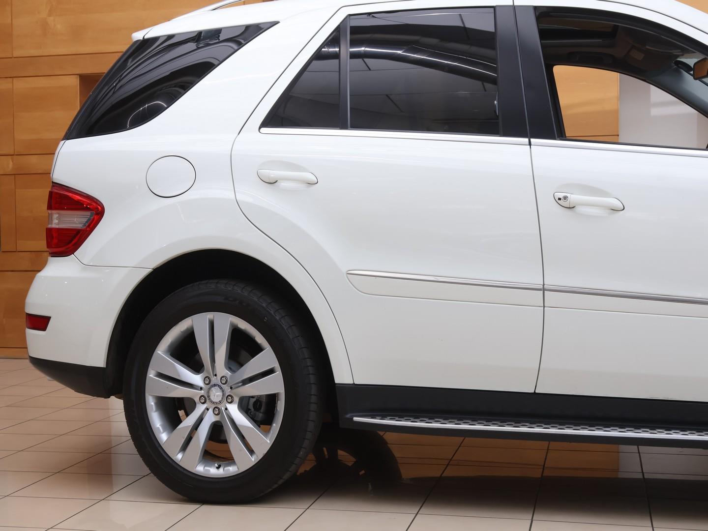 2010 Mercedes-Benz ML ML350CDI image 4