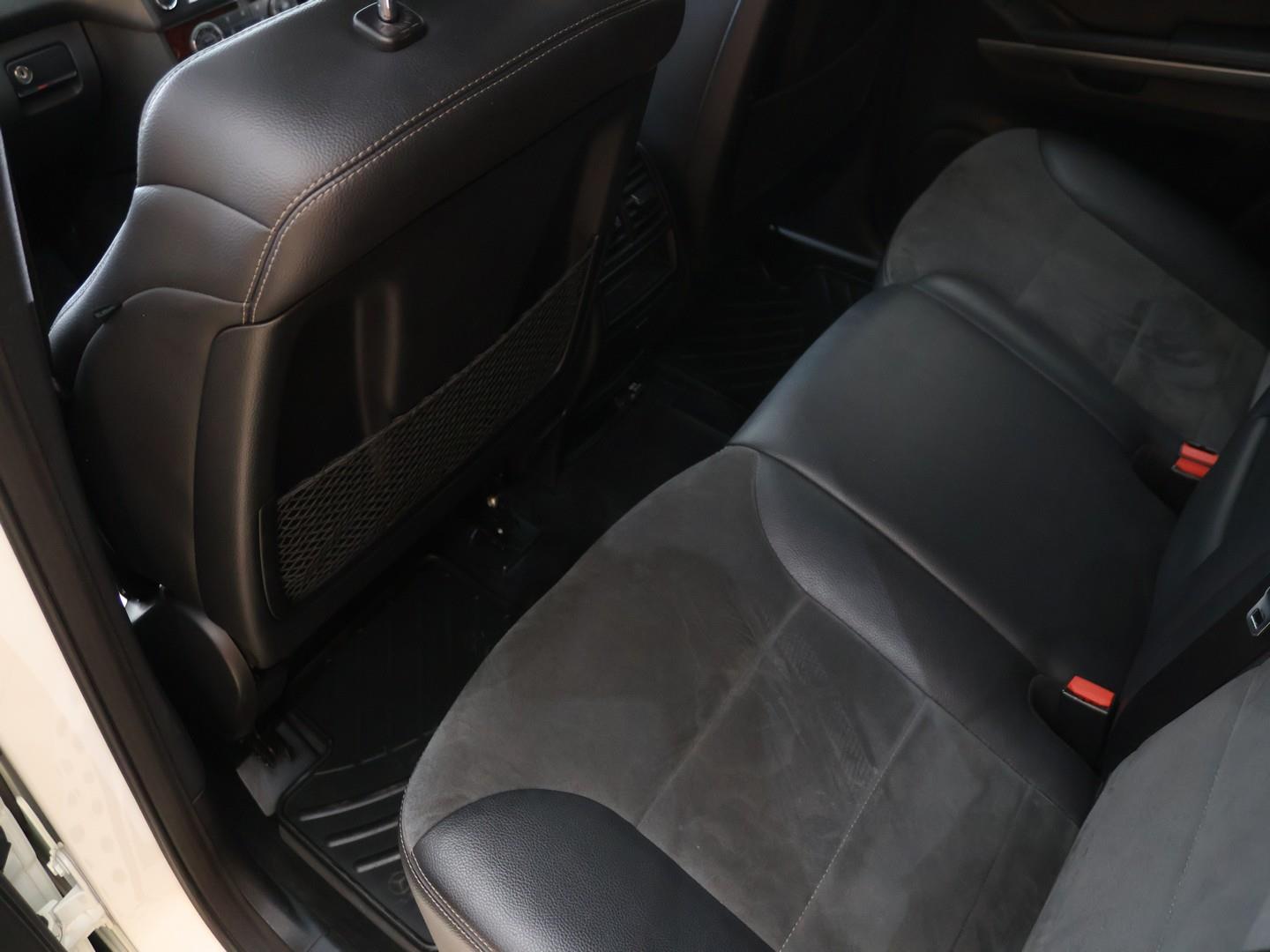 2010 Mercedes-Benz ML ML350CDI image 6