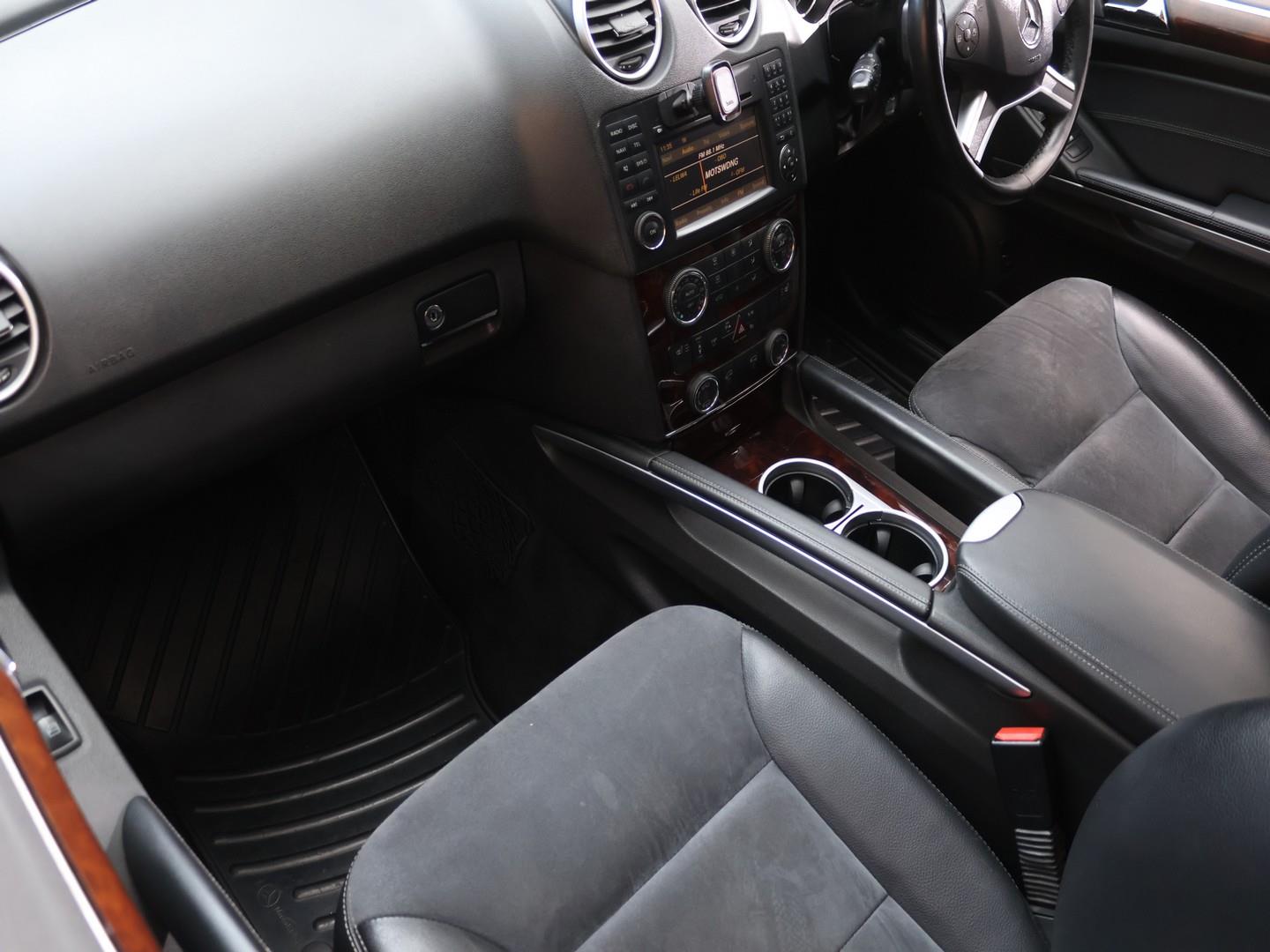2010 Mercedes-Benz ML ML350CDI image 8