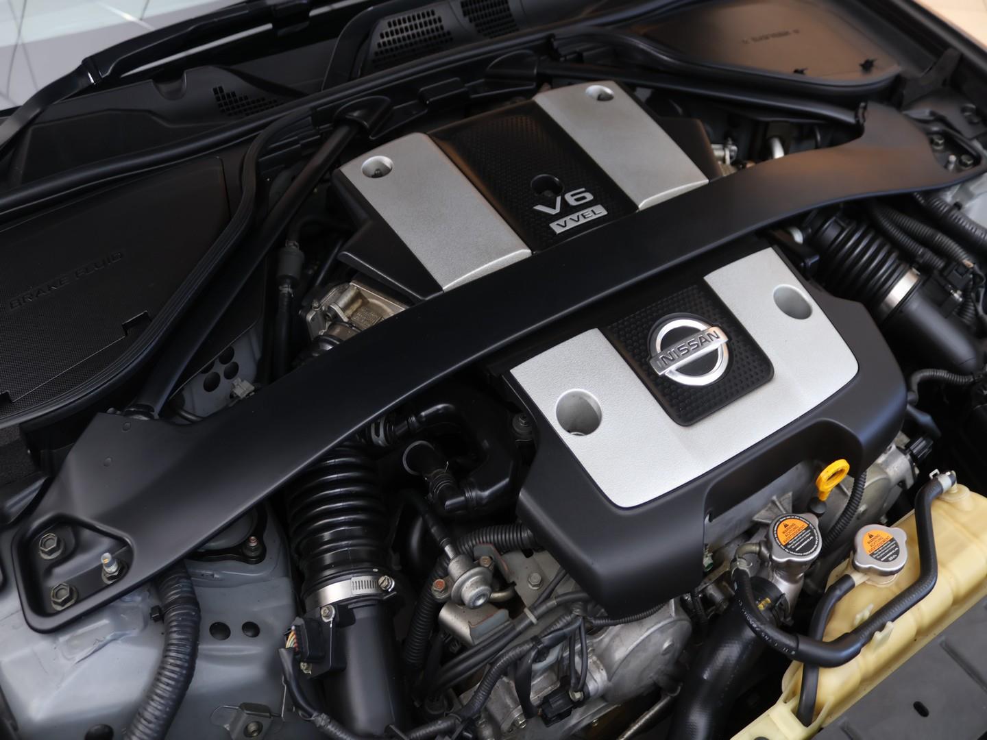 2013 Nissan 370Z Roadster Auto image 12