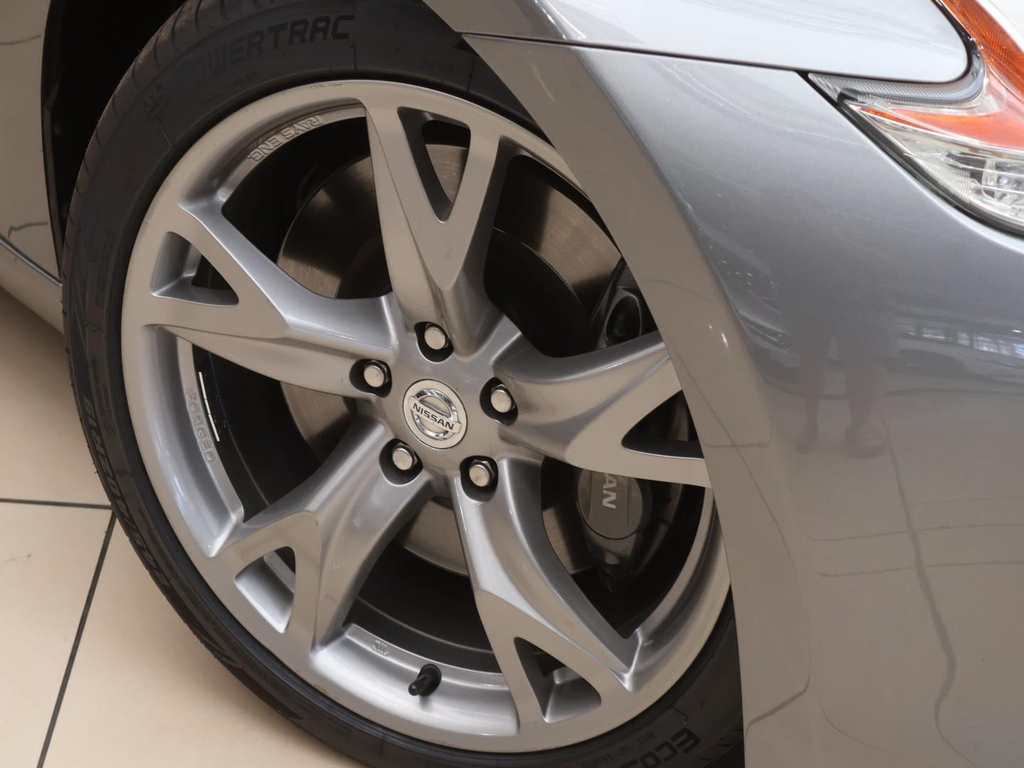 2013 Nissan 370Z Roadster Auto image 6