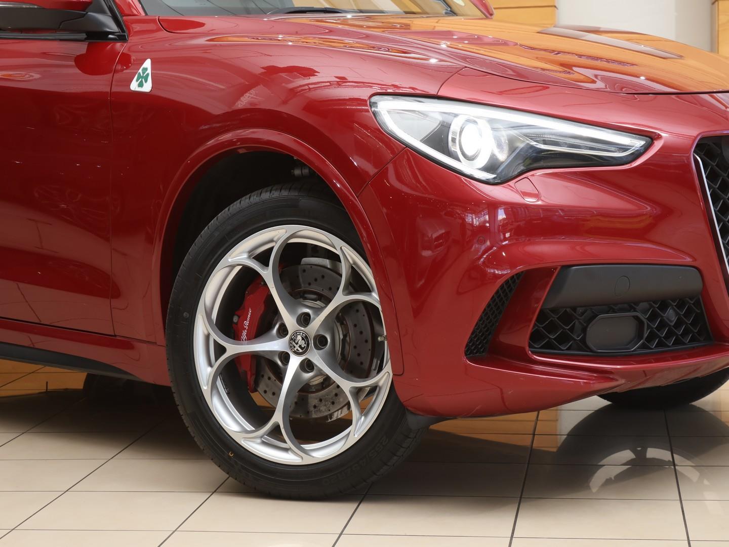 2021 Alfa Romeo Stelvio Quadrifoglio Q4 image 11