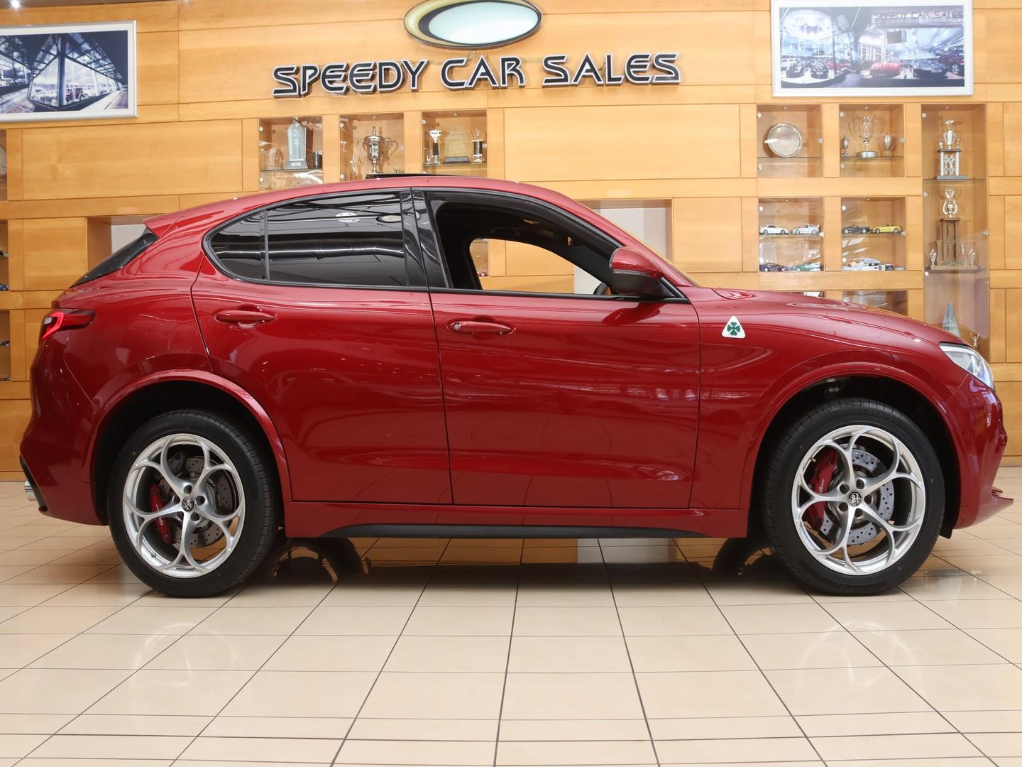 2021 Alfa Romeo Stelvio Quadrifoglio Q4 image 2