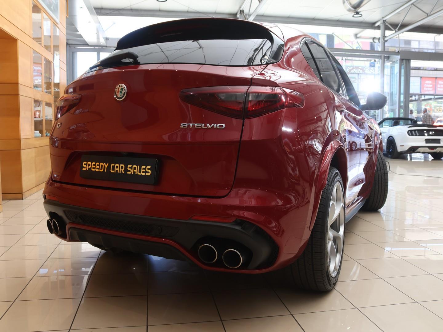2021 Alfa Romeo Stelvio Quadrifoglio Q4 image 3