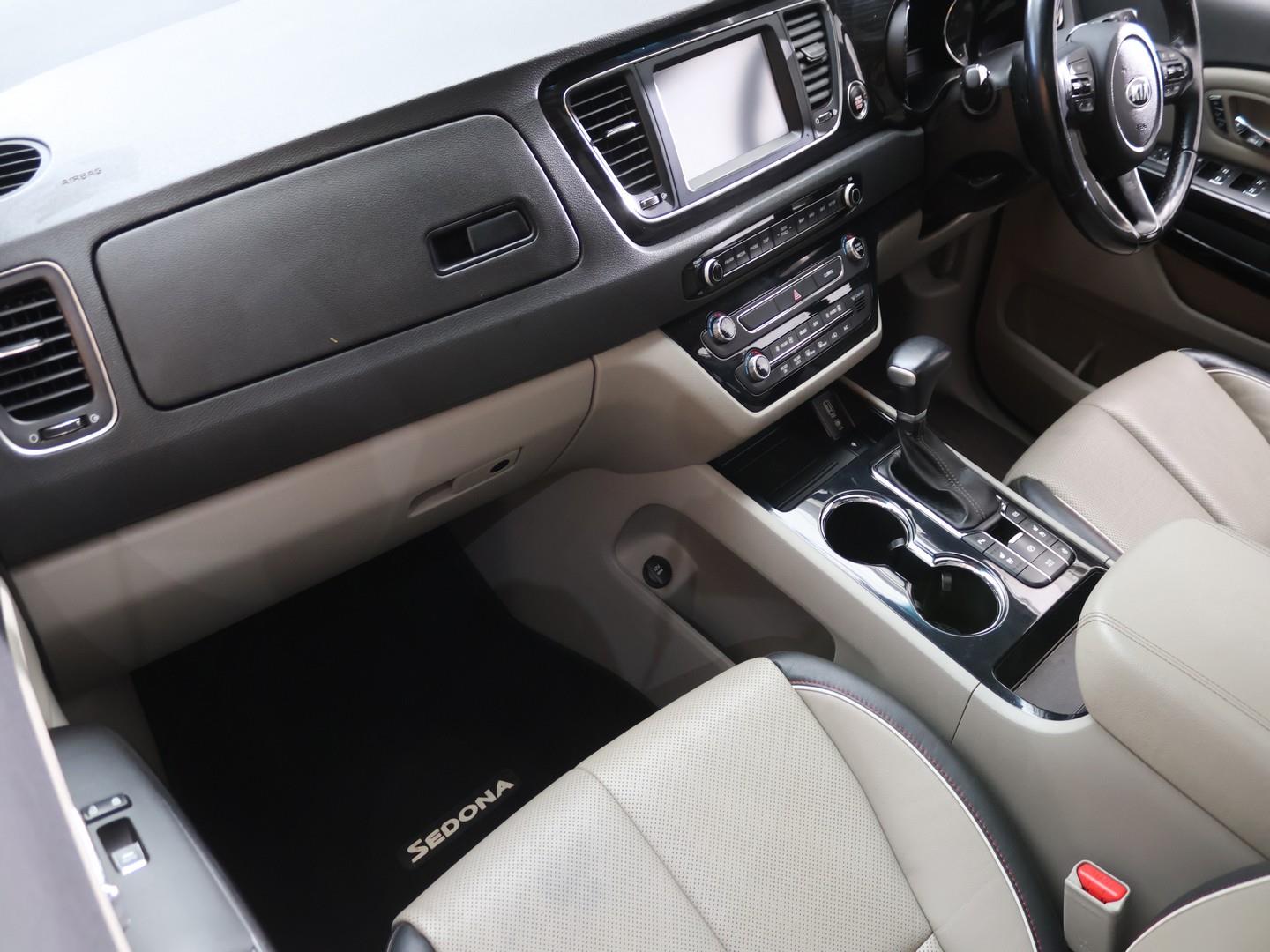 2021 Kia Grand Sedona 2.2CRDi SXL image 7