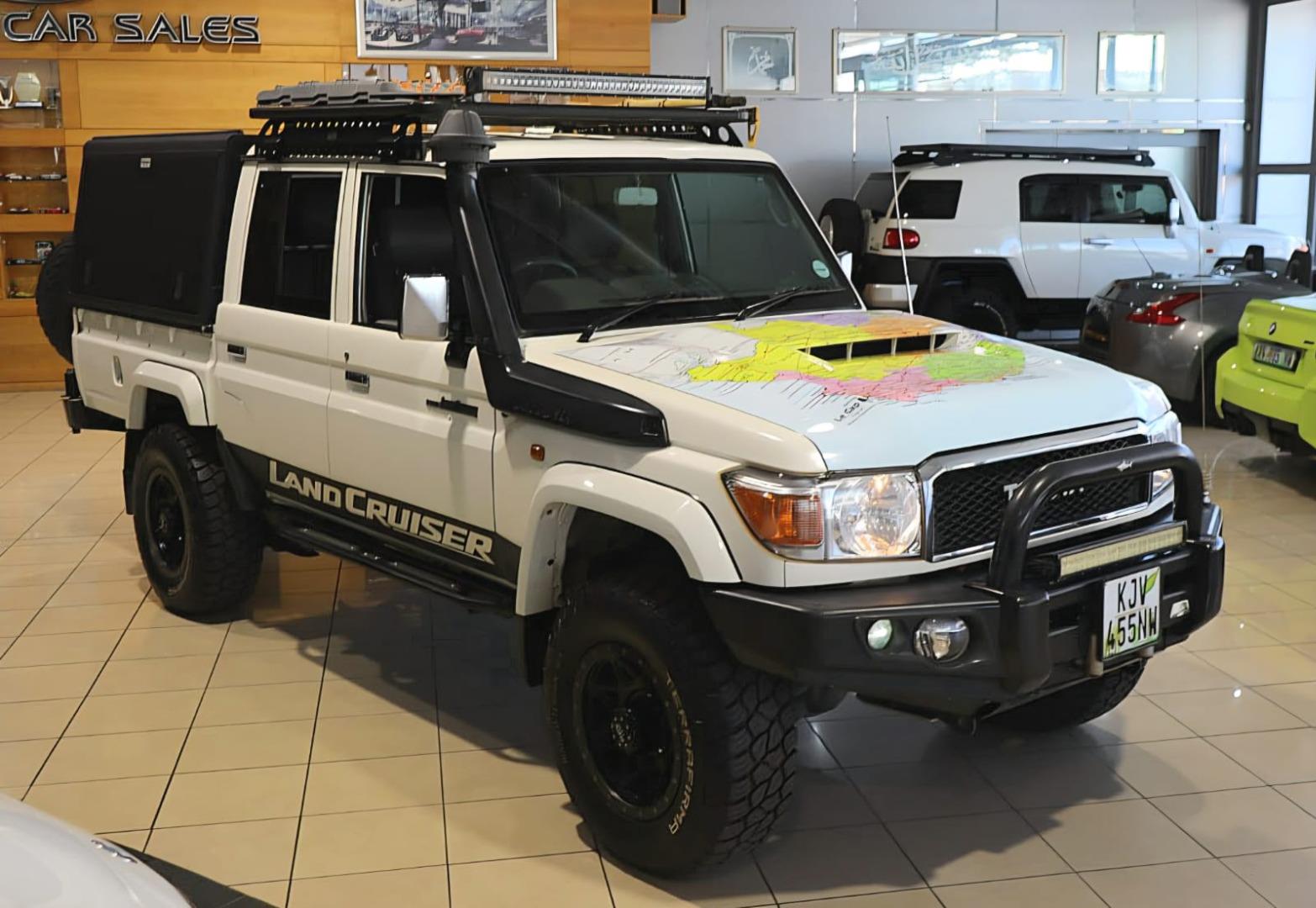 2020 Toyota Land Cruiser 79 4.5D-4D LX V8 Double Cab — main view