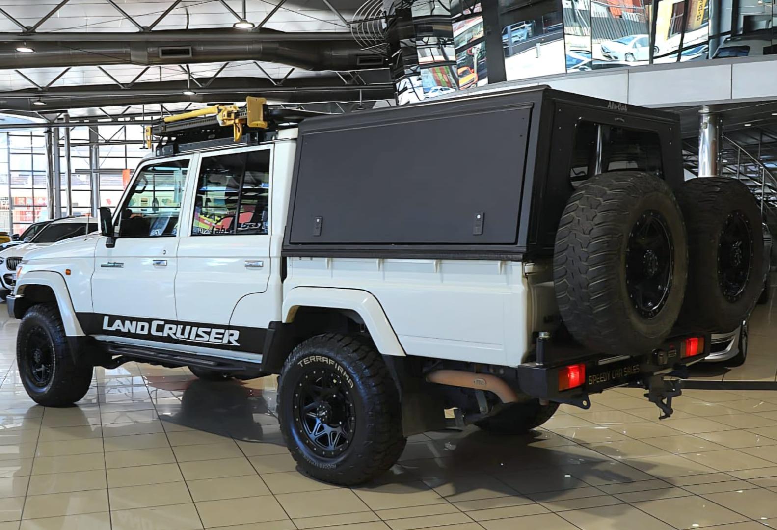 2020 Toyota Land Cruiser 79 4.5D-4D LX V8 Double Cab image 6