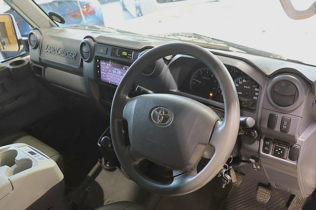 2020 Toyota Land Cruiser 79 4.5D-4D LX V8 Double Cab image 9