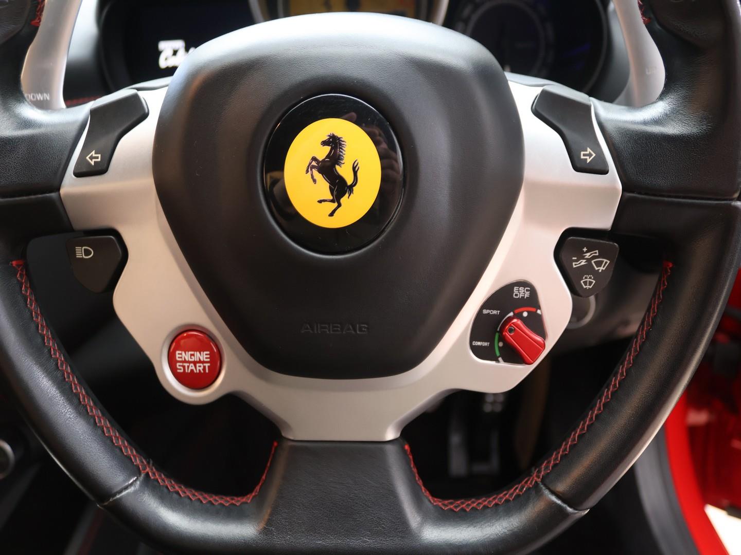 2017 Ferrari California T image 11