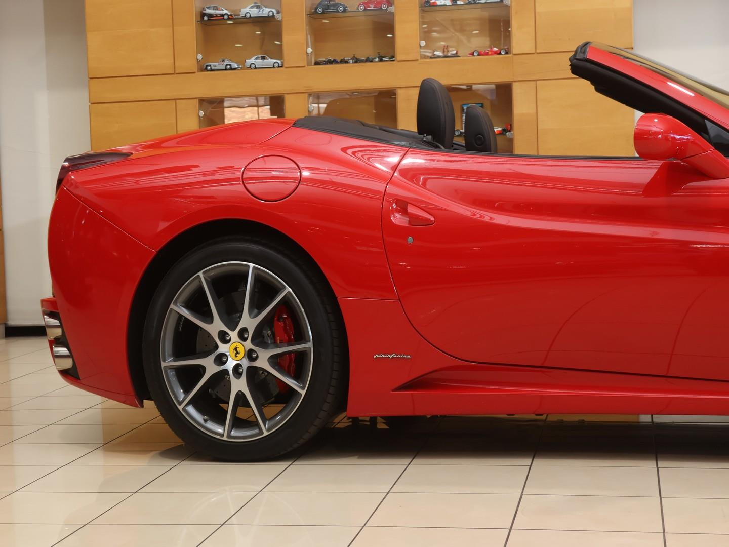 2012 Ferrari California 30 image 2