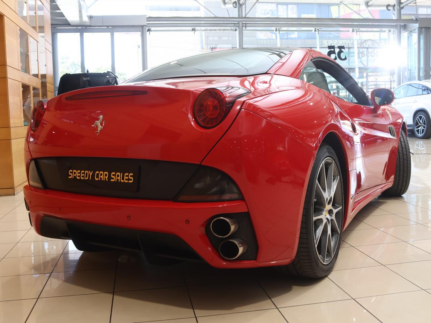 2012 Ferrari California 30 image 3