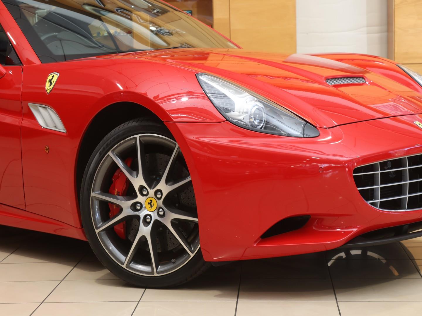 2012 Ferrari California 30 image 4