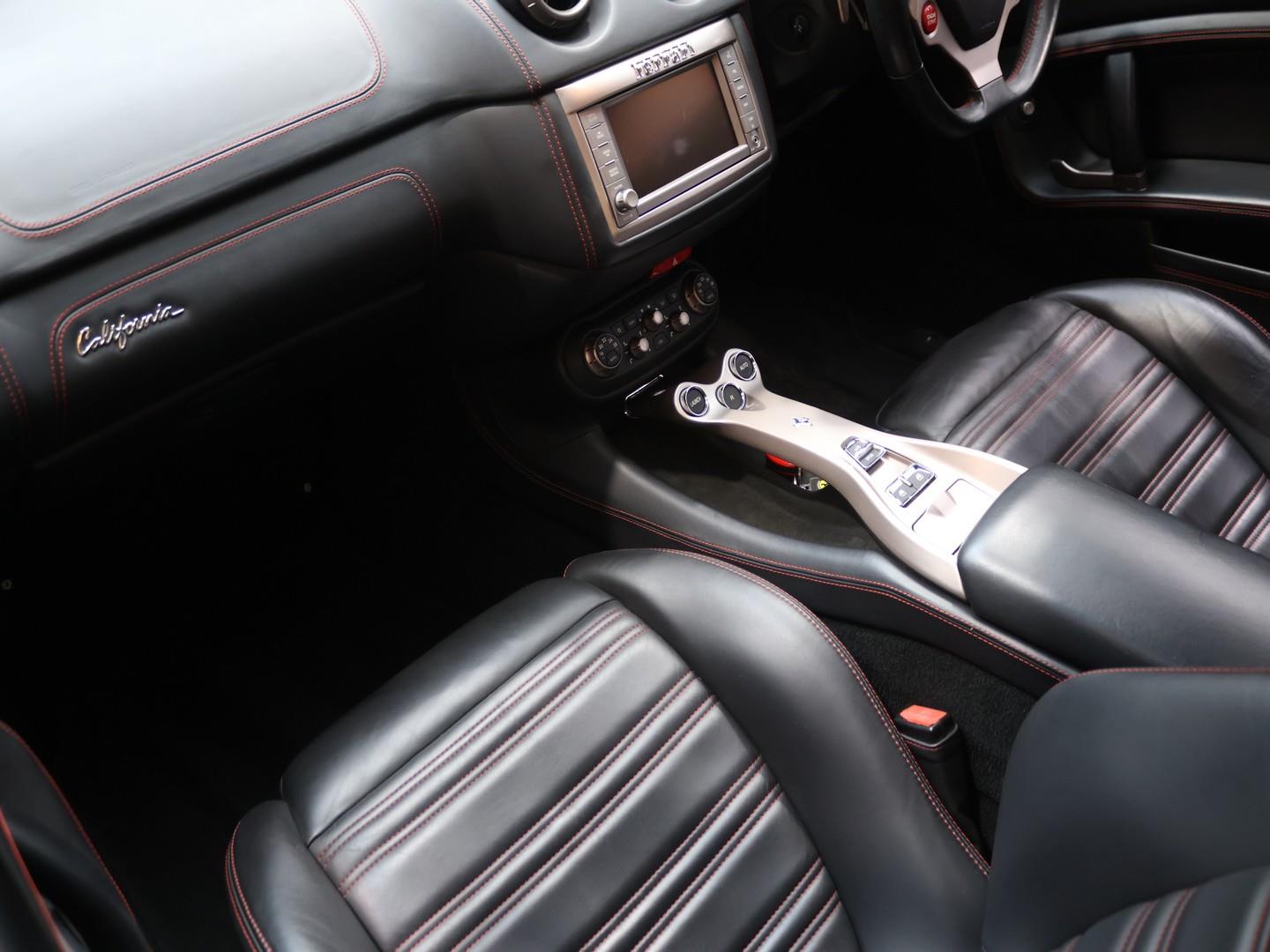2012 Ferrari California 30 image 9