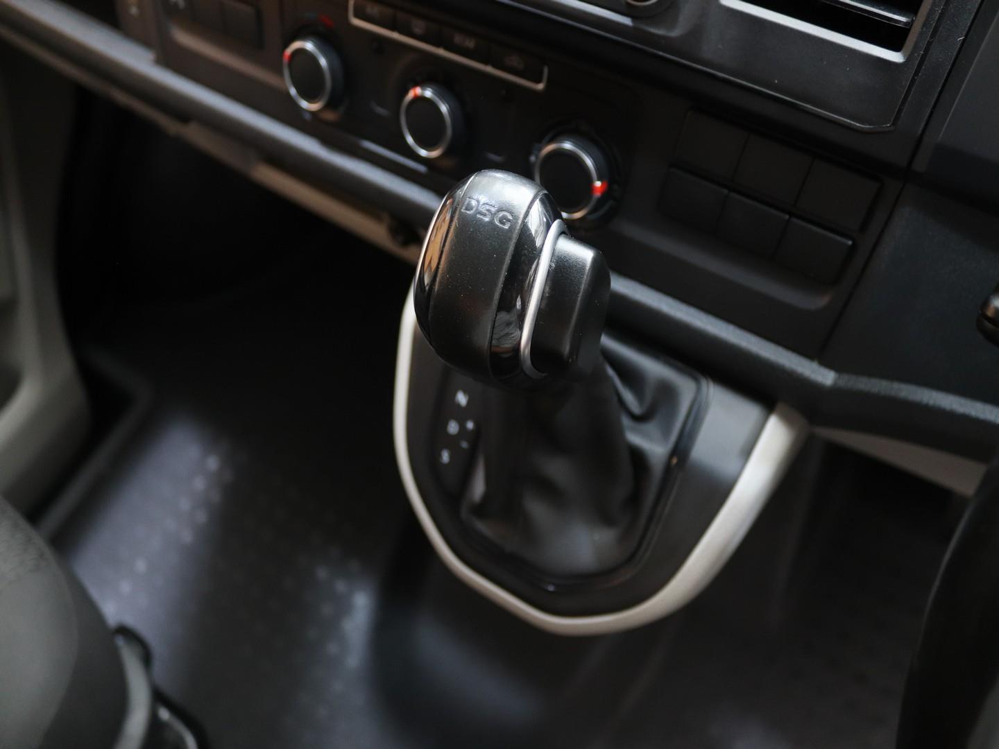 Volkswagen Kombi - Image 11