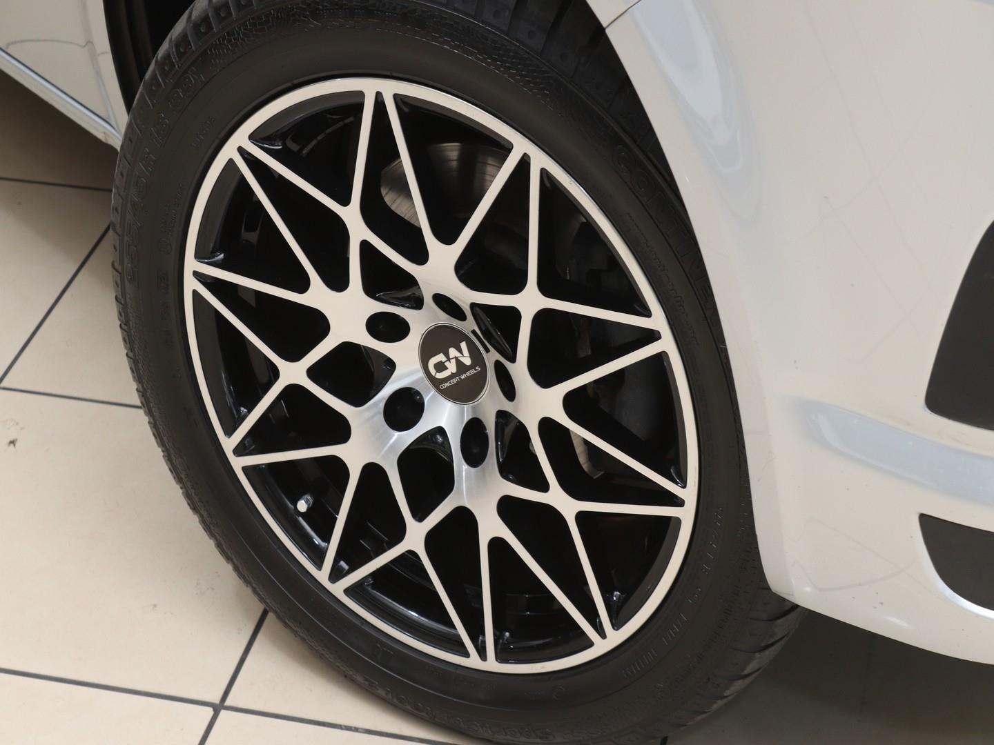 Volkswagen Kombi - Image 6