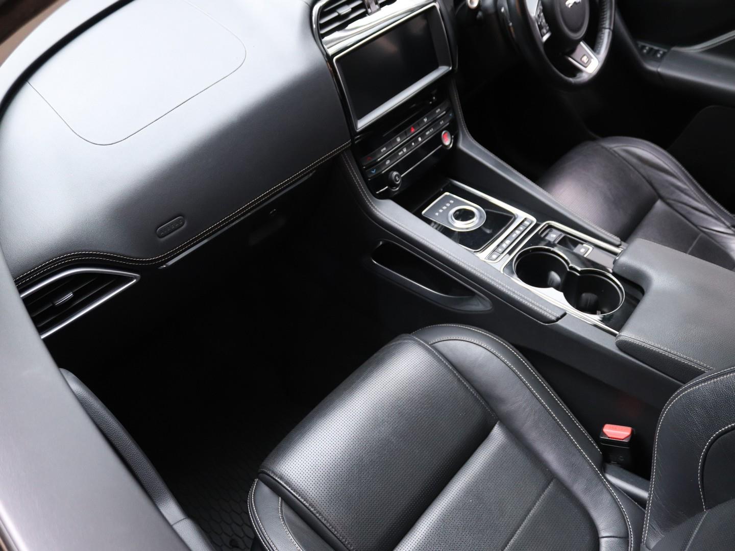 Jaguar F-Pace - Image 13