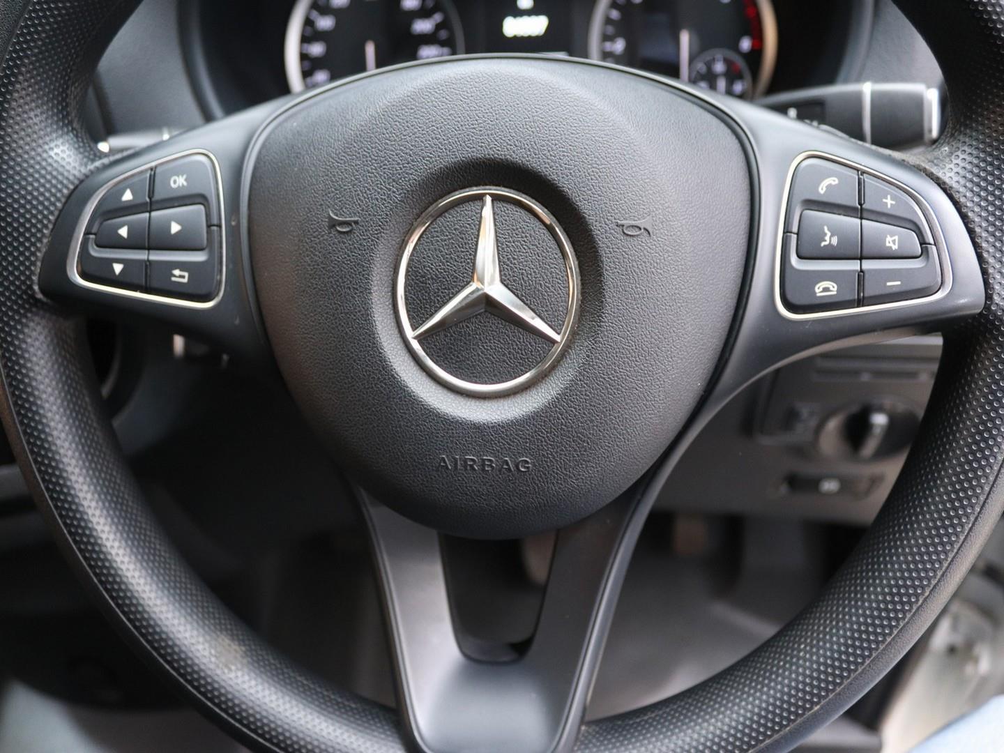 Mercedes-Benz Vito - Image 9