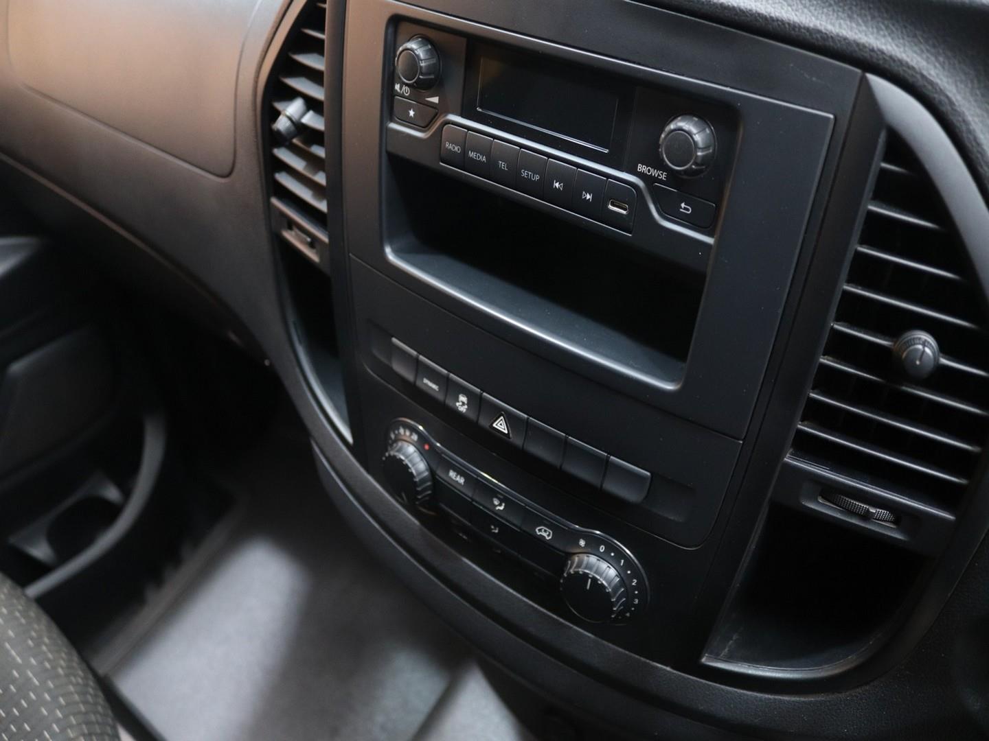 Mercedes-Benz Vito - Image 10