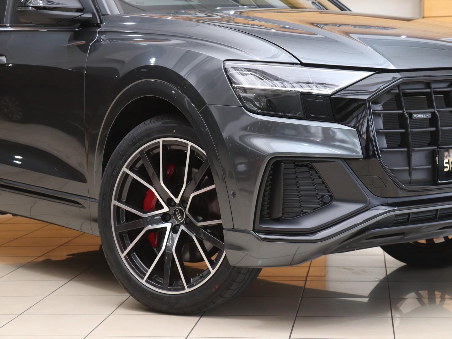 Audi Q8 - Image 2