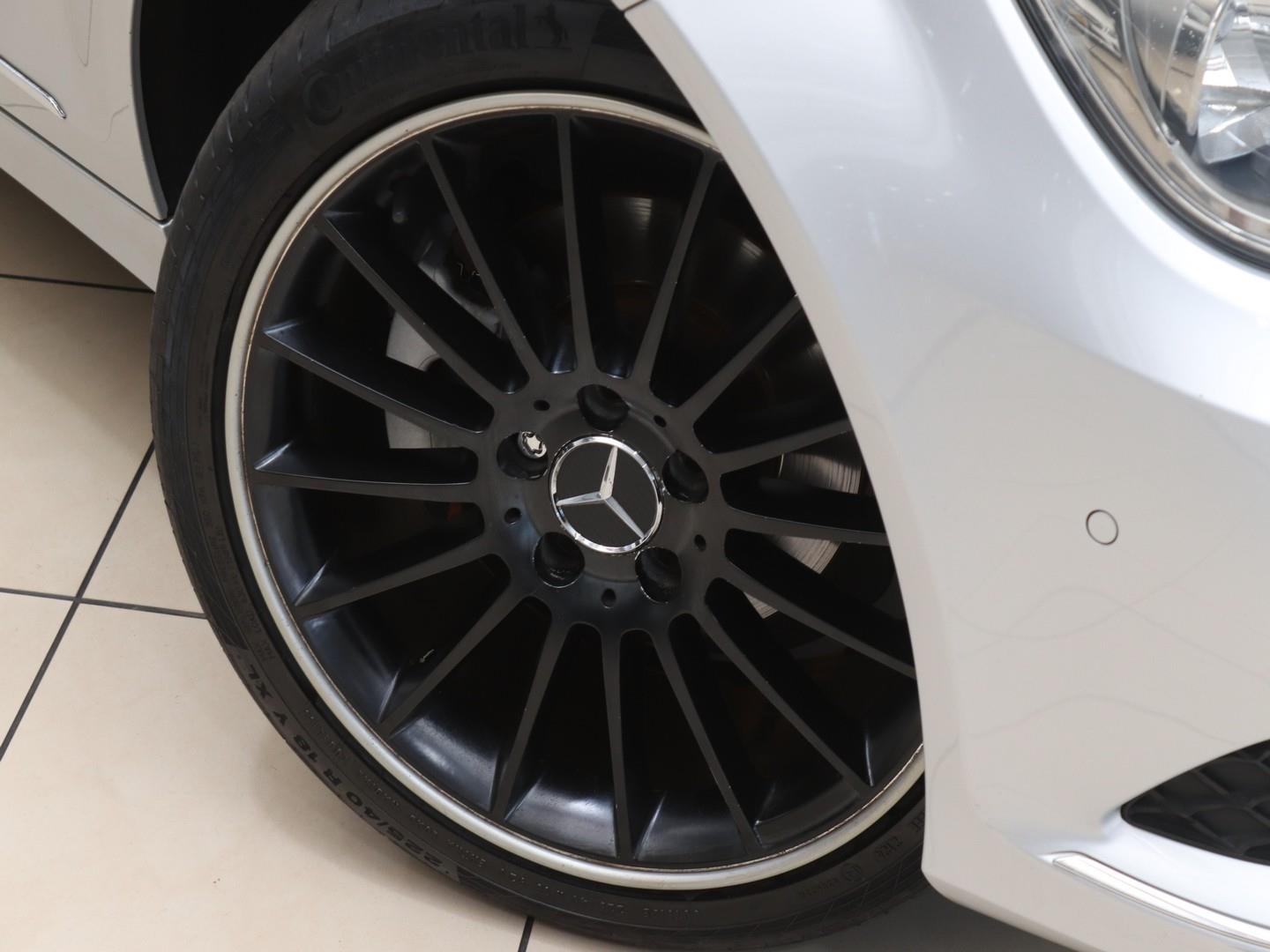 Mercedes-Benz C-Class - Image 6