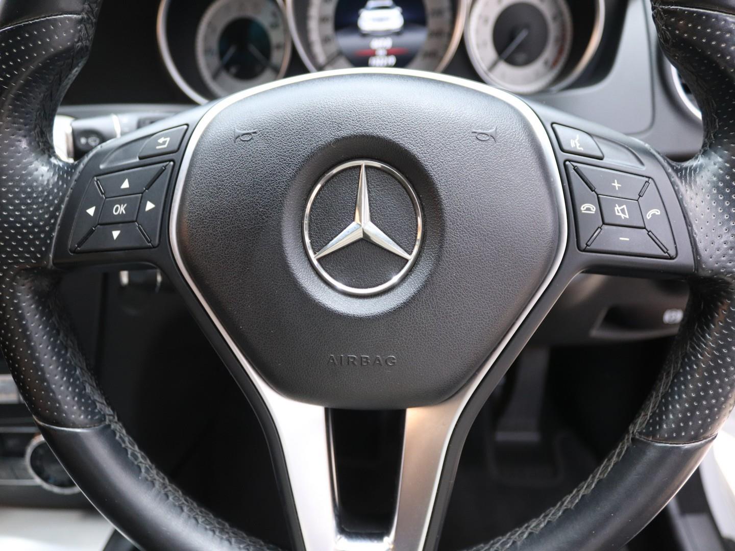 Mercedes-Benz C-Class - Image 9