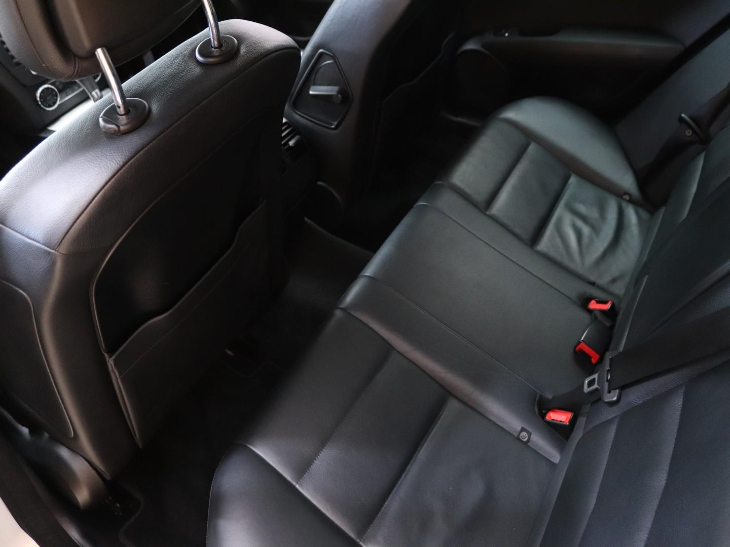 Mercedes-Benz C-Class - Image 13