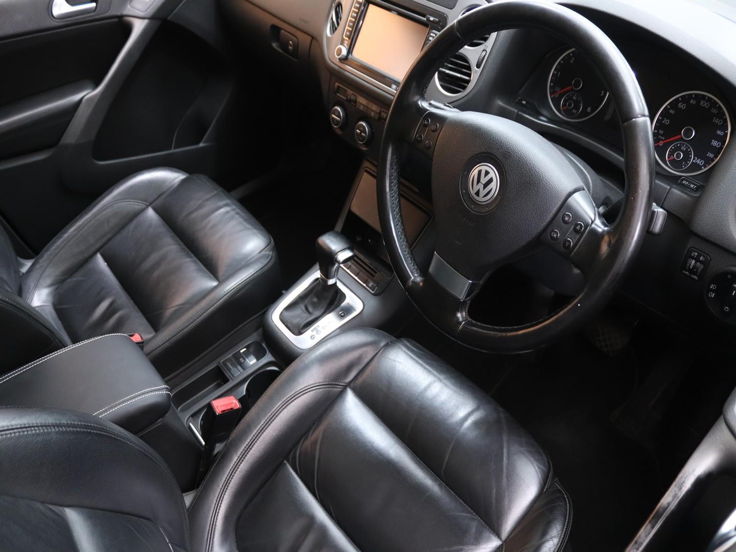 Volkswagen Tiguan - Image 9