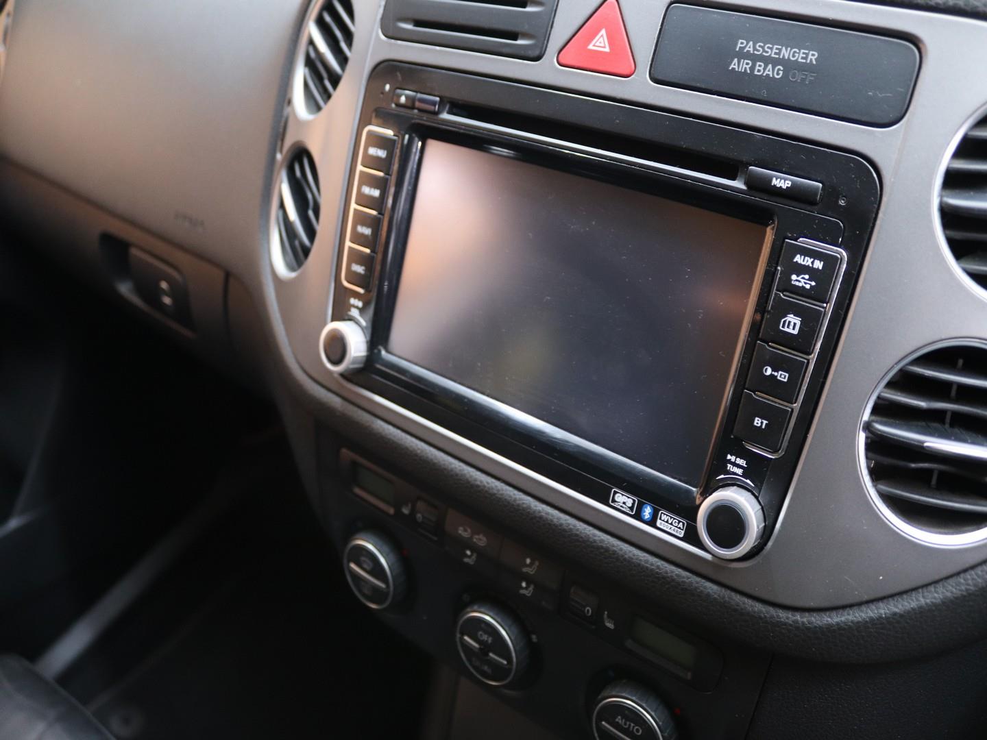 Volkswagen Tiguan - Image 11