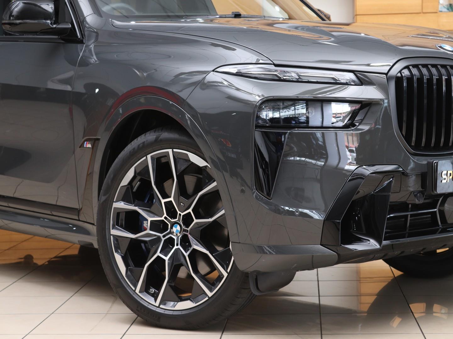 BMW X7 - Image 2
