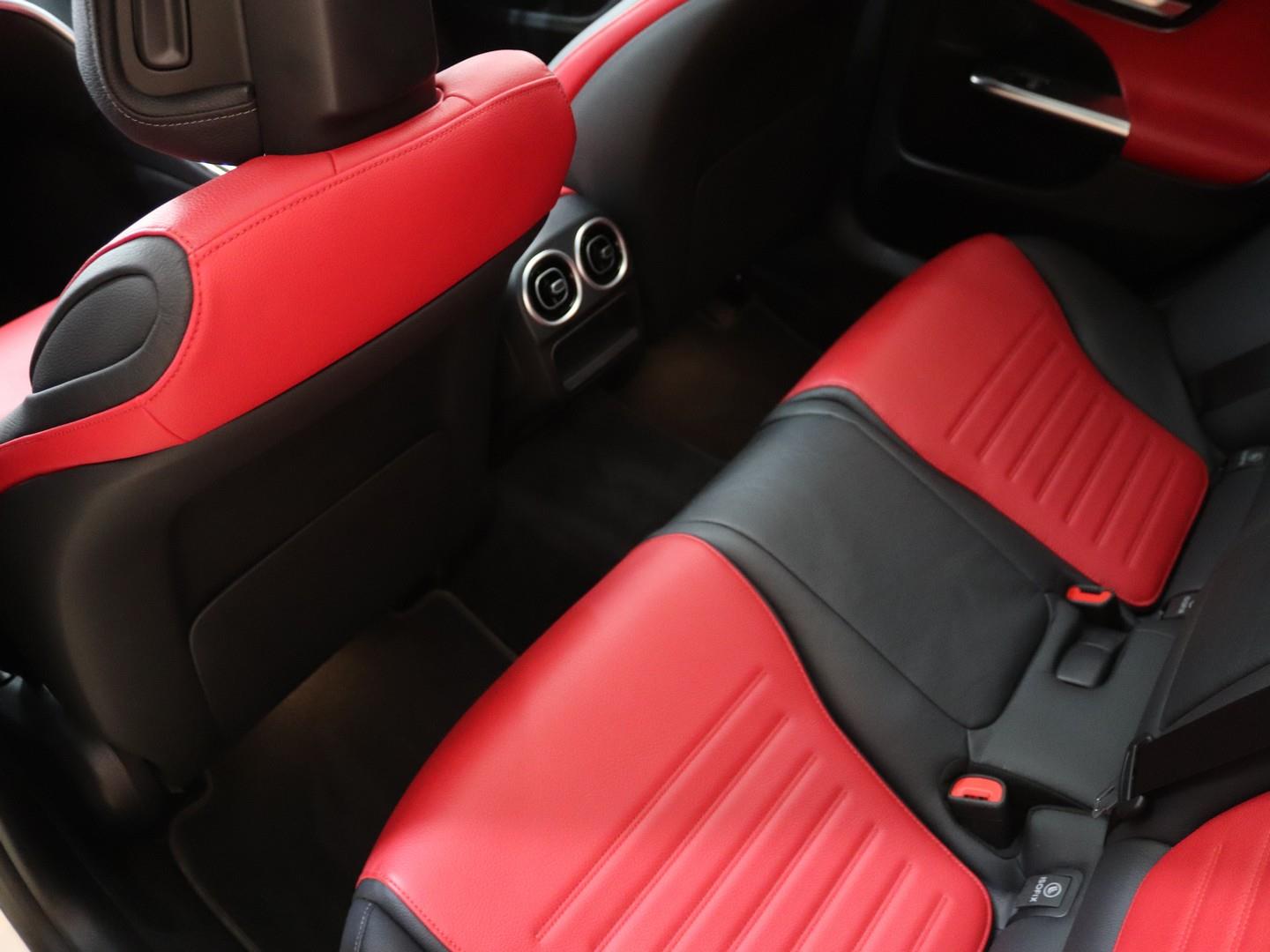 Mercedes-Benz C-Class - Image 14