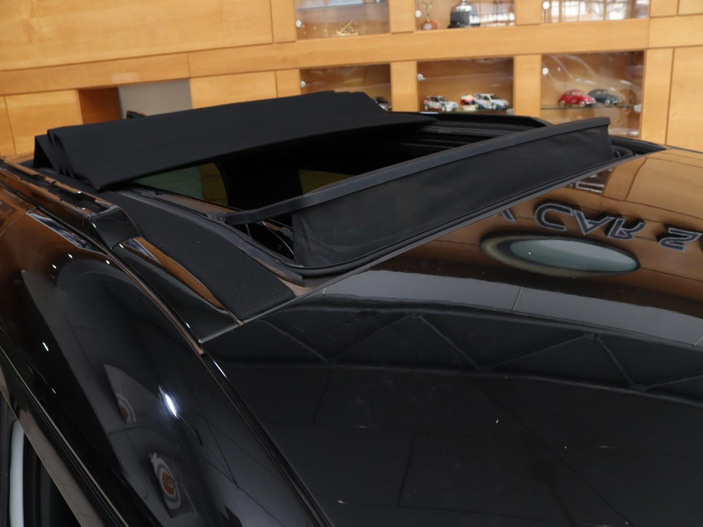 Land Rover Defender - Image 8