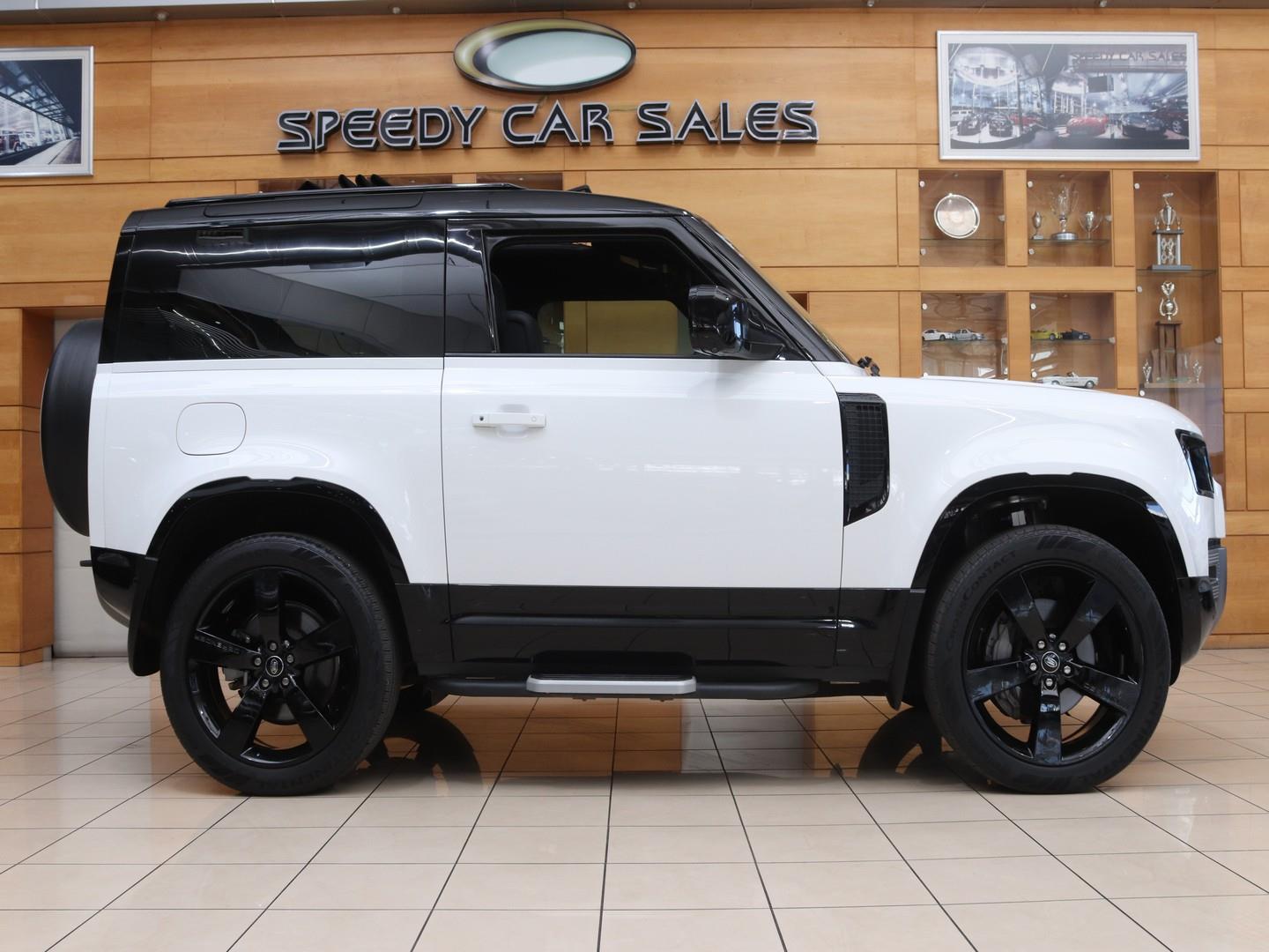 Land Rover Defender - Image 16