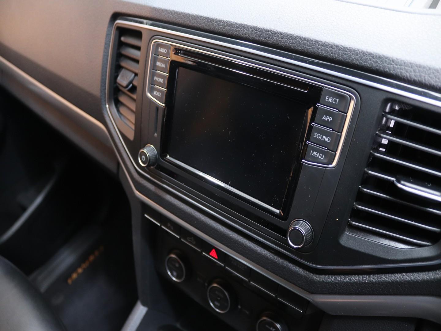 Volkswagen Amarok - Image 11