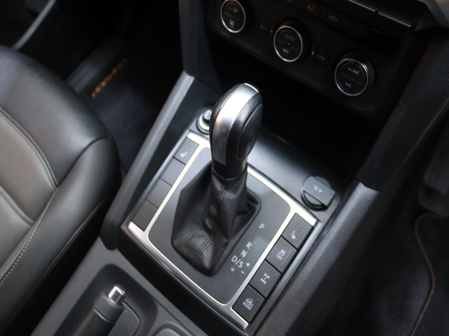 Volkswagen Amarok - Image 10